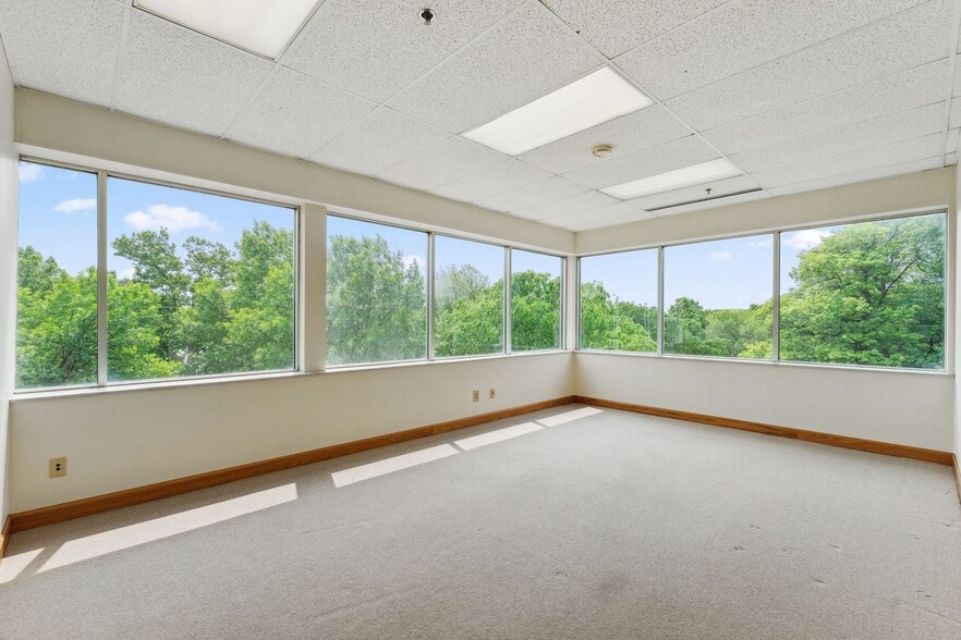 More Photos Of 4388 Shoreline Dr, Spring Park Storefront Retail Office For Sale