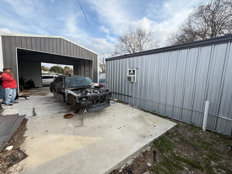 More Photos Of 8904 Cullen blvd, Houston Land For Sale