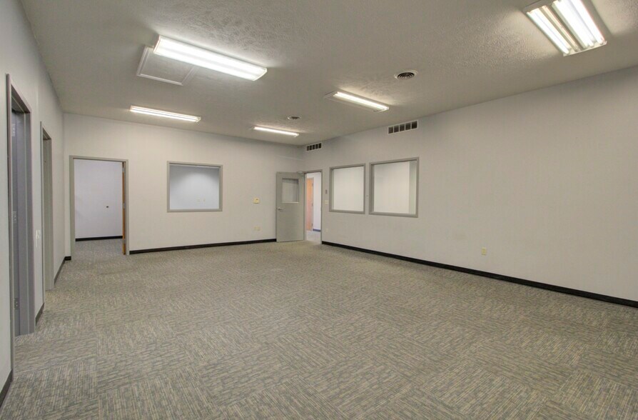 More Photos Of 366 N Portland Way, Galion Medical For Sale