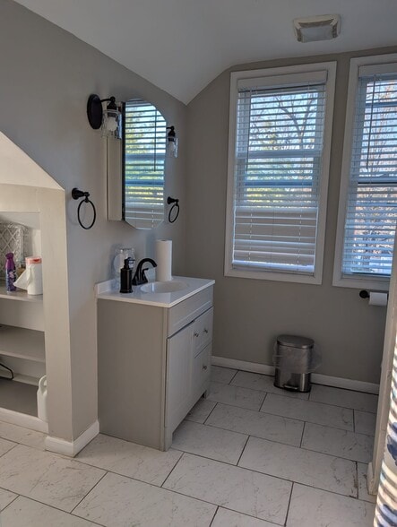 More Photos Of 4104 Bladensburg Rd, Brentwood Freestanding For Lease