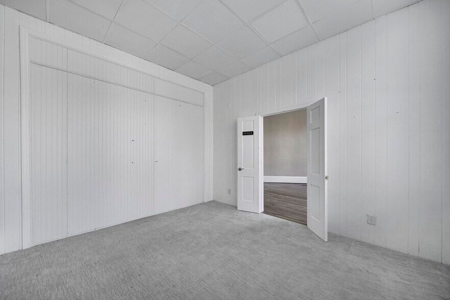 More Photos Of 101 Gadsden St, Chester Storefront Retail Office For Sale