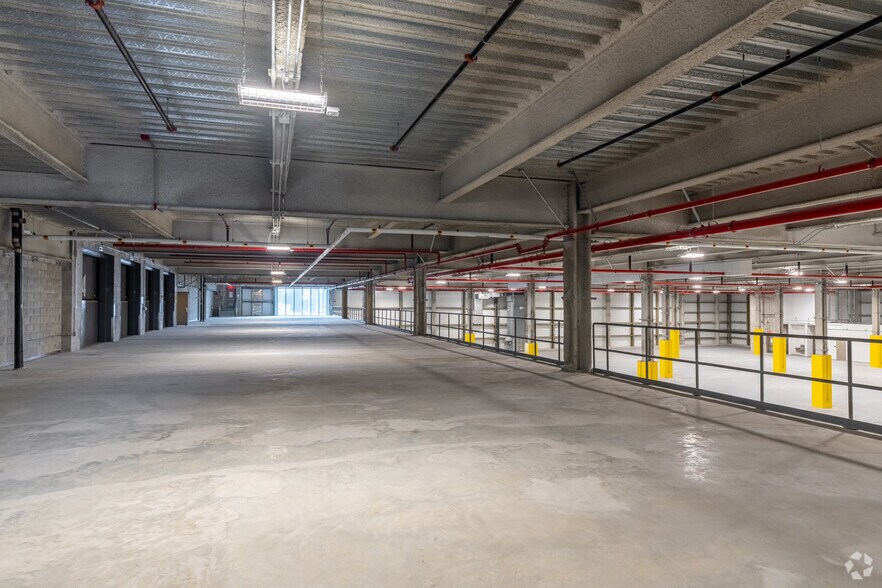 More Photos Of 2890 Review Ave, Long Island City Warehouse For Lease