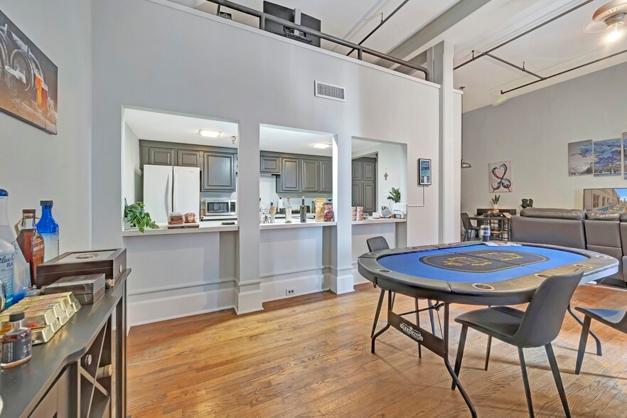 More Photos Of 2119 Strand St, Galveston Freestanding For Sale