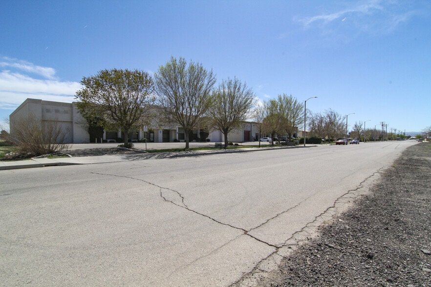 More Photos Of 45440 Trevor Ave, Lancaster Warehouse For Sale