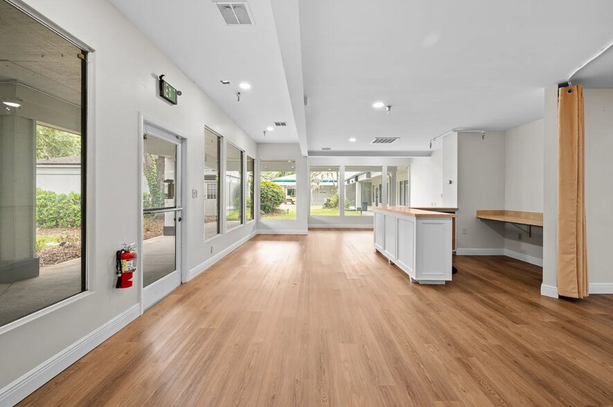 More Photos Of 2441 NW 43rd St, Gainesville General Retail For Lease