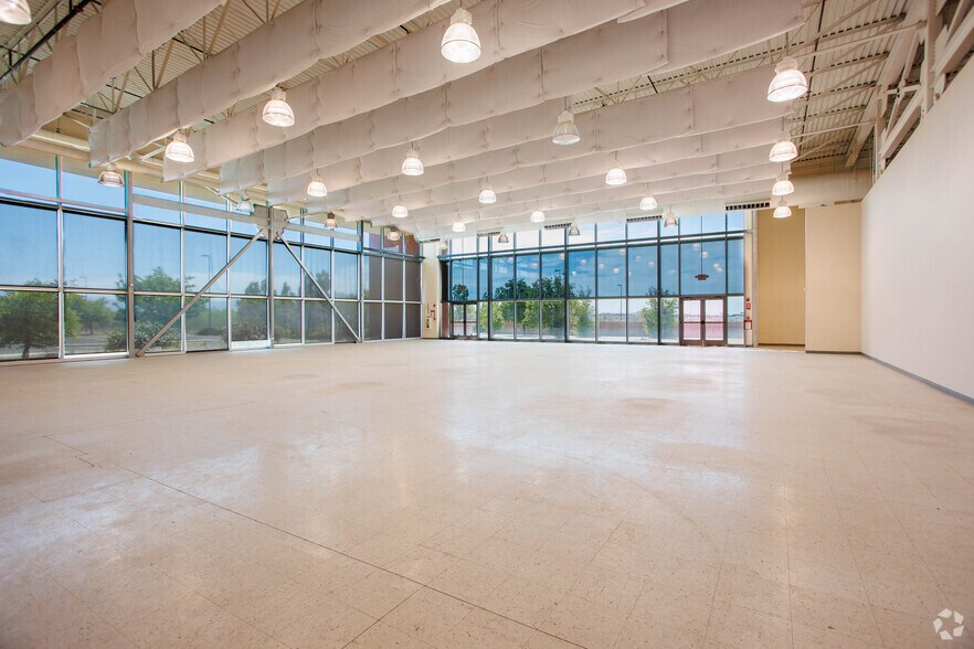 More Photos Of 1300 Desert Willow Rd, Los Lunas Manufacturing For Sale