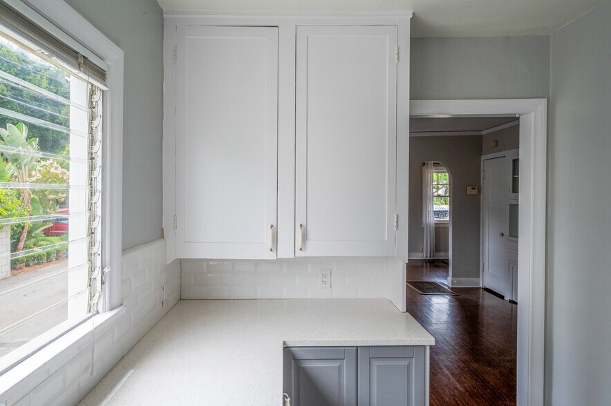 More Photos Of 1620 California Ave, Santa Monica Apartments For Sale