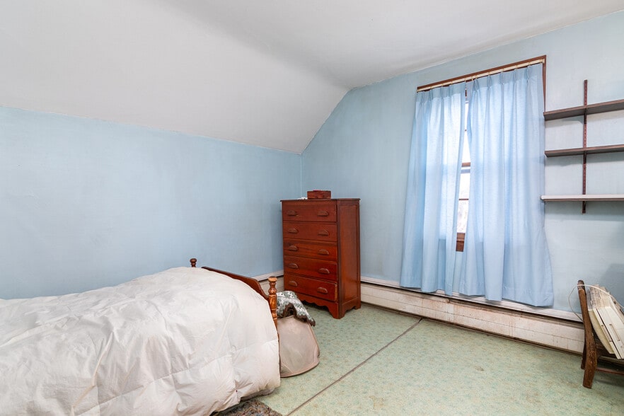 More Photos Of 388 Child St, Warren Freestanding For Sale