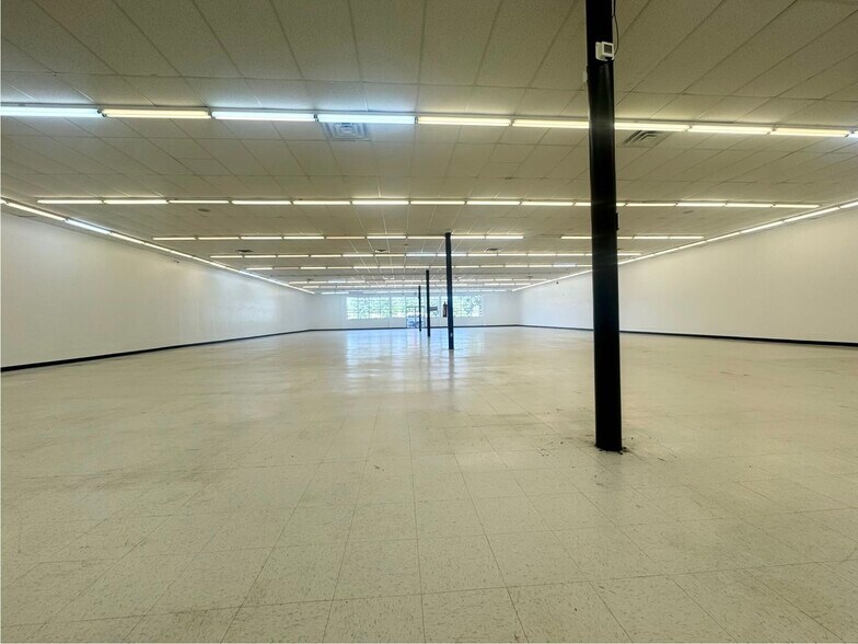 More Photos Of 3921 S Buckner Blvd, Dallas Freestanding For Lease