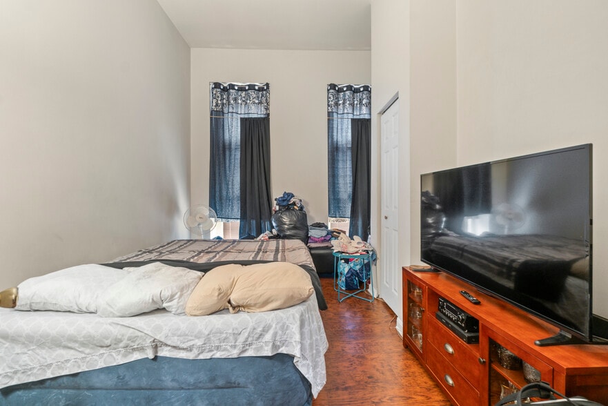 More Photos Of 1918 McCulloh St, Baltimore Apartments For Sale