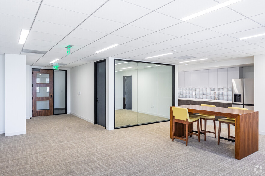 More Photos Of 3 Harbor Dr, Sausalito Medical For Lease