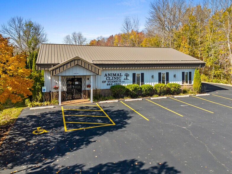 More Photos Of 14605 Velp Ave, Suamico Veterinarian Kennel For Lease