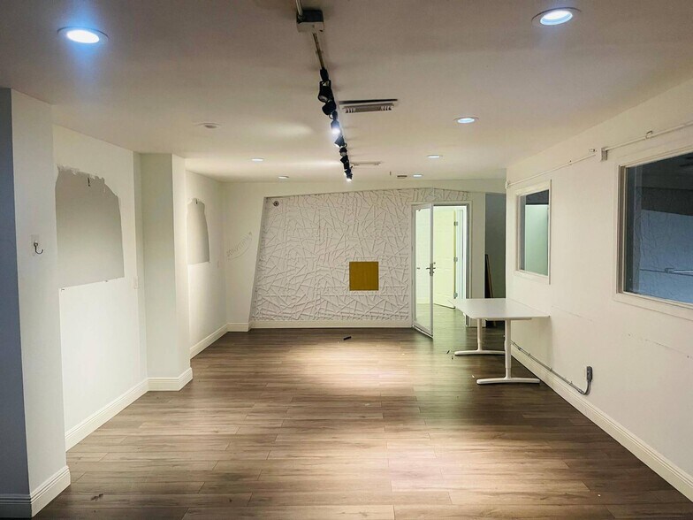 More Photos Of 9750 S Hwy 6, Sugar Land Unknown For Lease