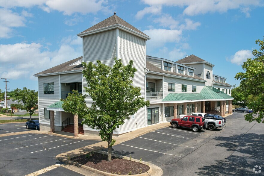 Primary Photo Of 602 S King St, Leesburg Office For Lease