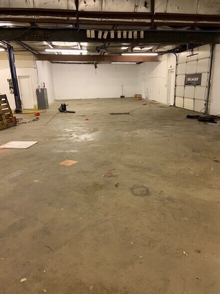 More Photos Of 2015 Family Cir, Lexington Freestanding For Lease