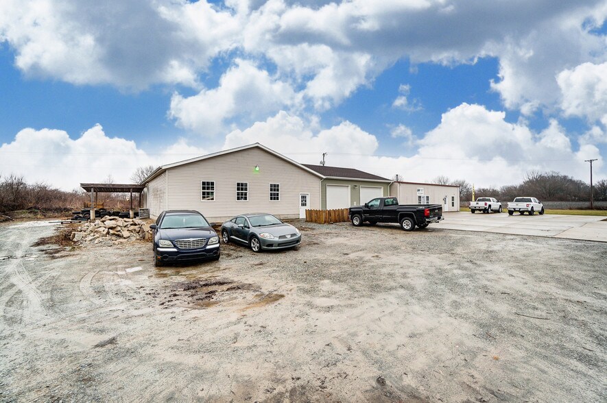 More Photos Of 3245 Piqua Troy Rd, Troy Light Distribution For Sale