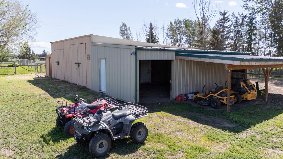 More Photos Of 9101 NW 31st St, Terrebonne Specialty For Sale