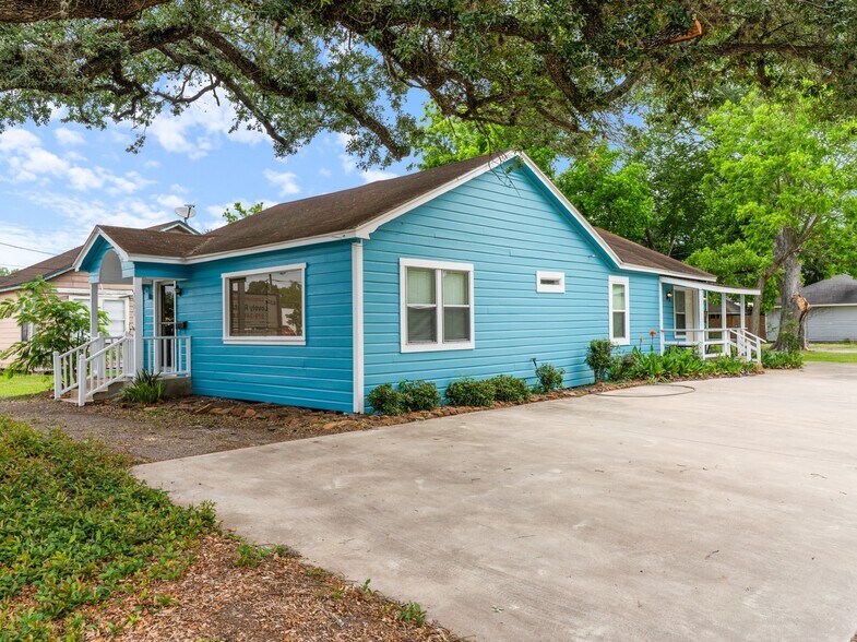 More Photos Of 3021 Avenue F, Bay City Multifamily For Sale