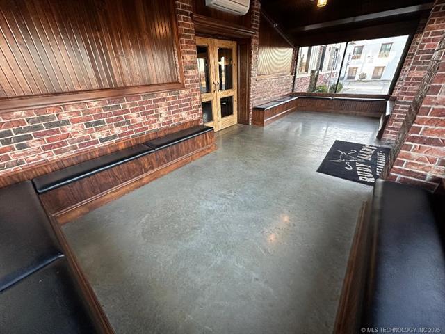 More Photos Of 207 Commerce Dr, Wewoka Restaurant For Sale