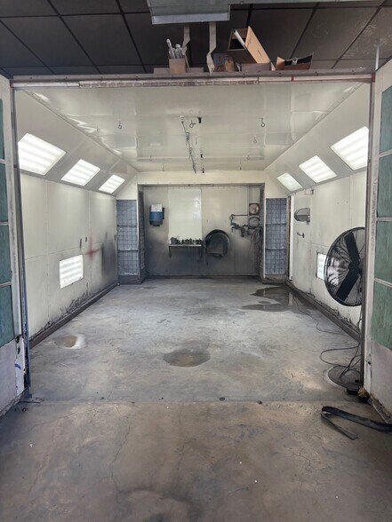 More Photos Of 390 New State Rd, Manchester Auto Repair For Sale