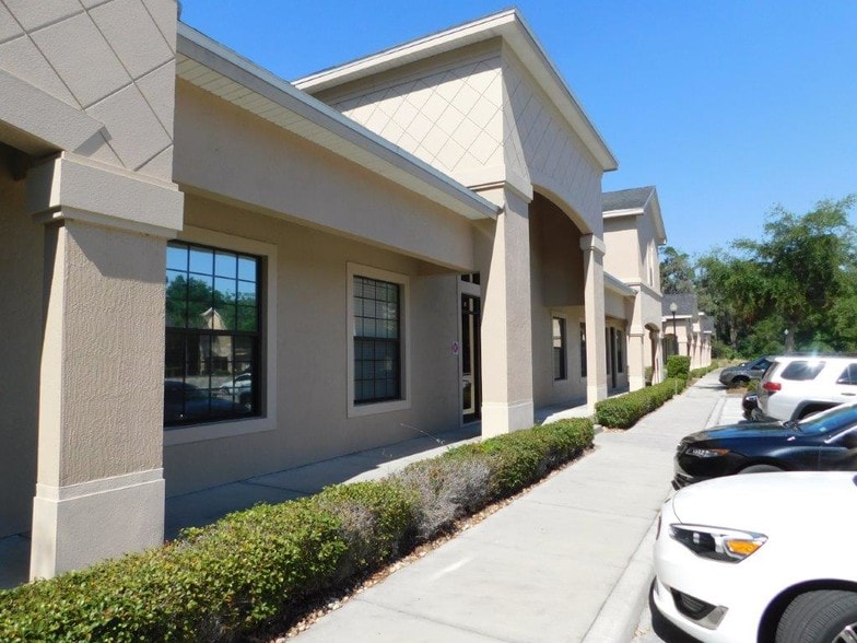 More Photos Of 170 Fitzgerald Rd, Lakeland Office For Lease