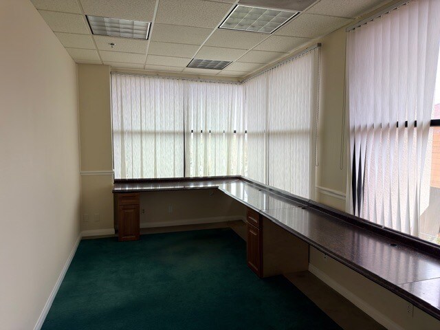 More Photos Of 5500 Telegraph Rd, Ventura Medical For Lease