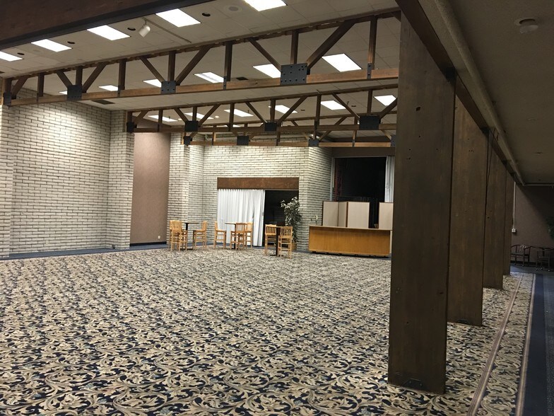 More Photos Of 1701 Hwy 93 S, Kalispell Hotel For Sale