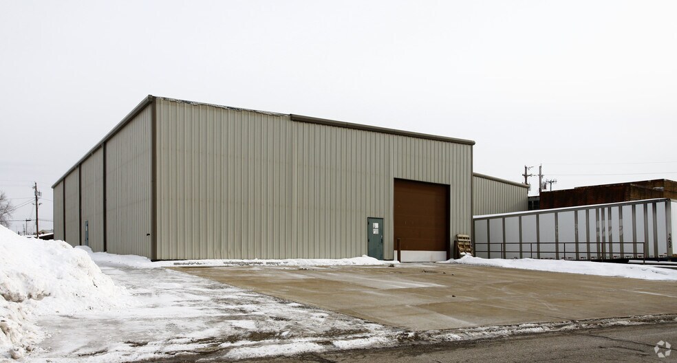 More Photos Of 4810 W 139th St, Cleveland Manufacturing For Sale
