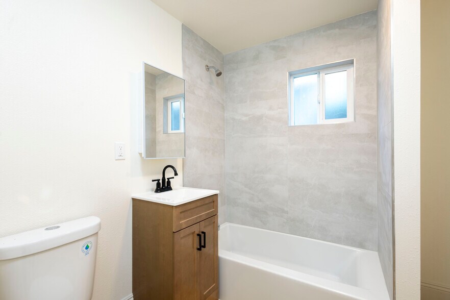 More Photos Of 914 E Martin Luther King Jr Blvd, Los Angeles Apartments For Sale