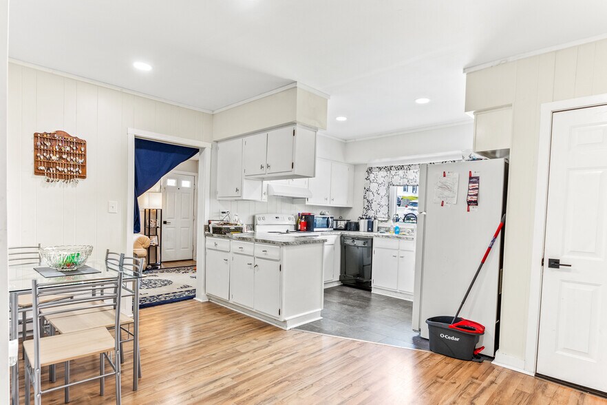 More Photos Of 51 Tanguay St, Sanford Apartments For Sale