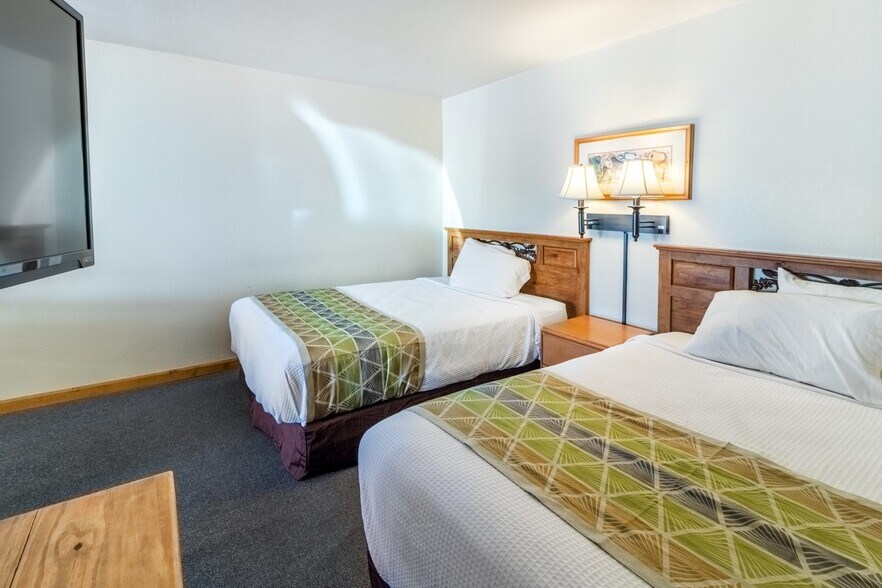 More Photos Of 221 Byers Ave, Hot Sulphur Springs Hotel For Sale