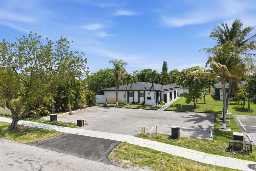 More Photos Of 6032 SW 25th St, Miramar Apartments For Sale