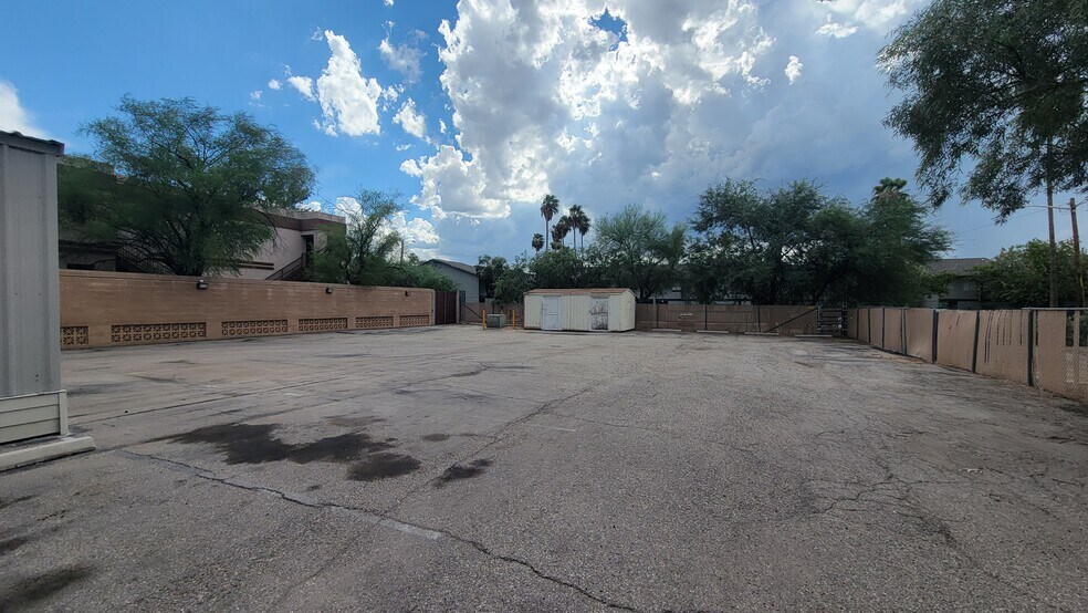 More Photos Of 2505 N Alvernon Way, Tucson Office For Sale