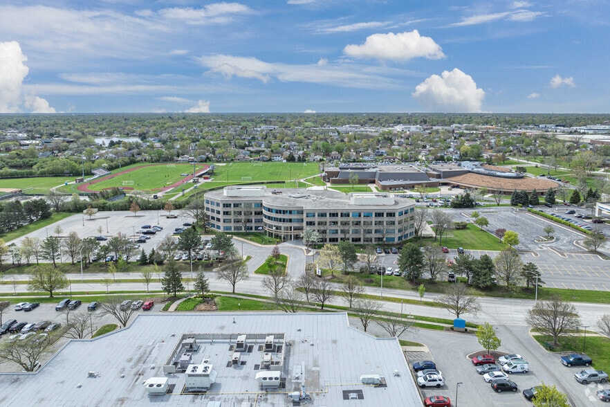 More Photos Of 601 Oakmont Ln, Westmont Office For Sale