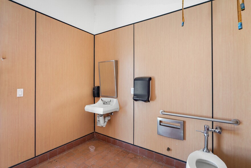 More Photos Of 4070 Country Rd 89, Dunnigan Restaurant For Sale