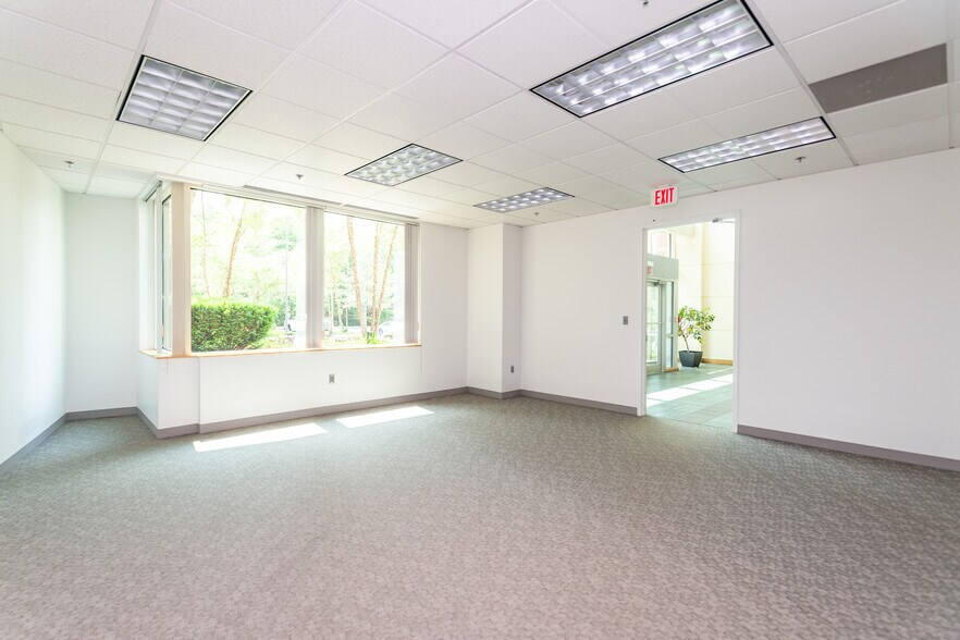 More Photos Of 400 Donald J Lynch Blvd, Marlborough Unknown For Lease