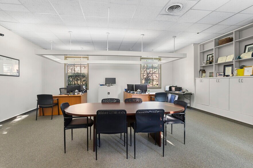 More Photos Of , Baton Rouge Office For Sale