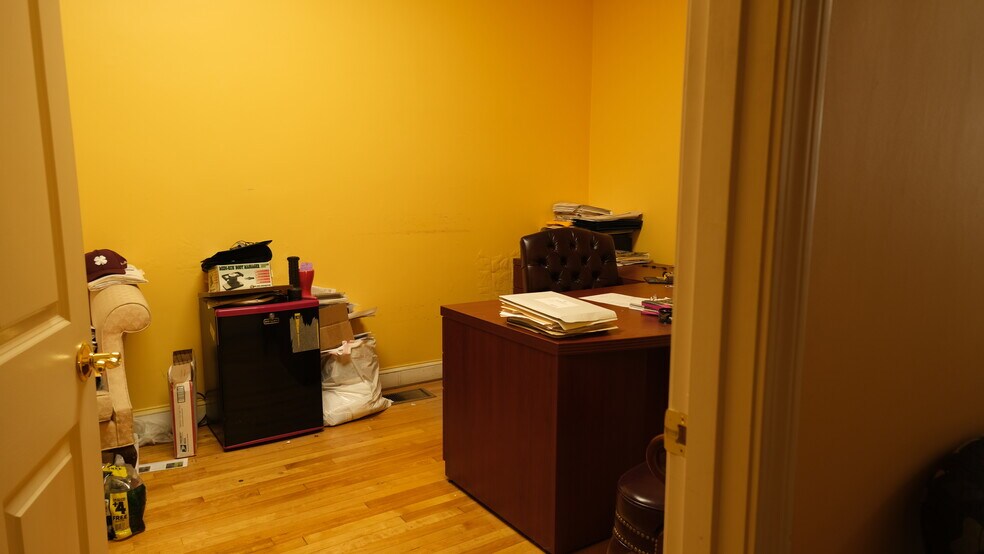 More Photos Of 442-450 Main St, Warren Storefront Retail Office For Lease