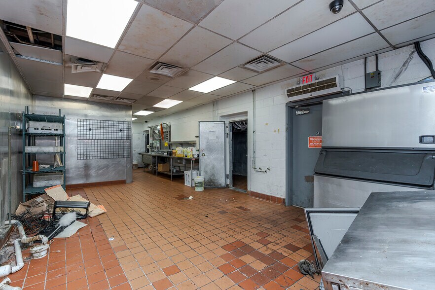 More Photos Of 241 Eastern Byp, Richmond Restaurant For Lease