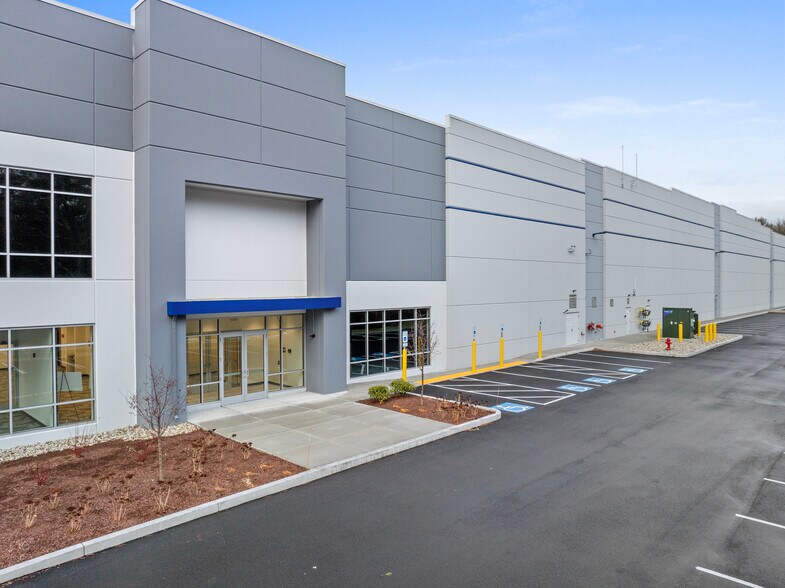More Photos Of 150 Revolutionary Drive, East Taunton Warehouse For Lease