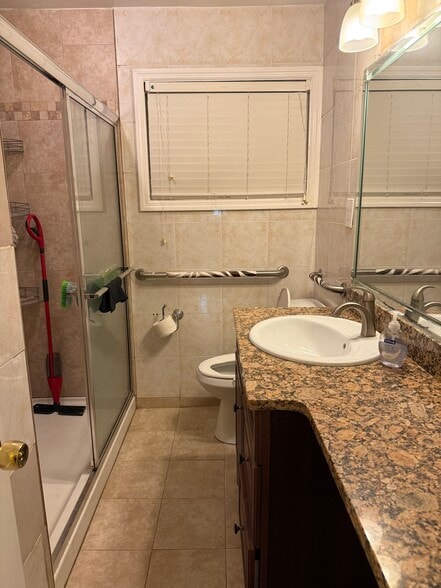 More Photos Of 3147 Shallowford Rd, Atlanta Office For Sale