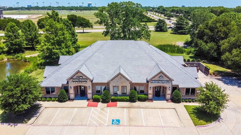Primary Photo Of 1050 W Campbell Rd, Richardson Medical For Sale