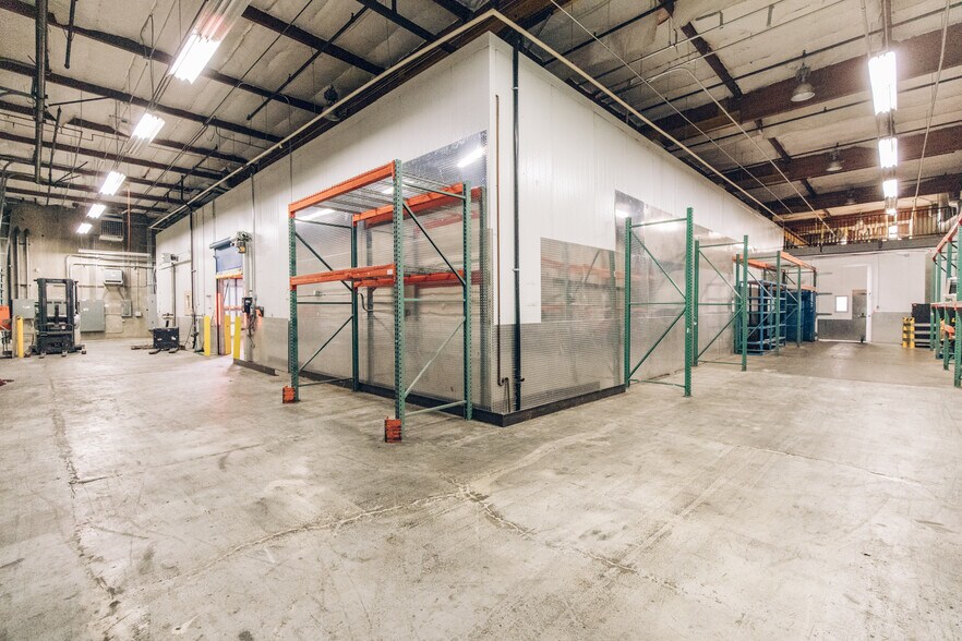 More Photos Of 2331 NW 23rd Ave, Portland Warehouse For Sale