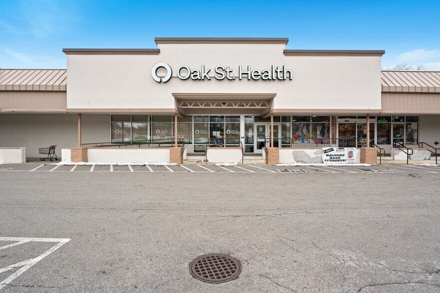 More Photos Of 650 Branch Ave, Providence Storefront For Sale