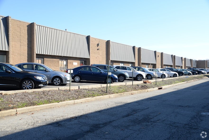 More Photos Of 9-53 Smith St, Englewood Light Manufacturing For Lease