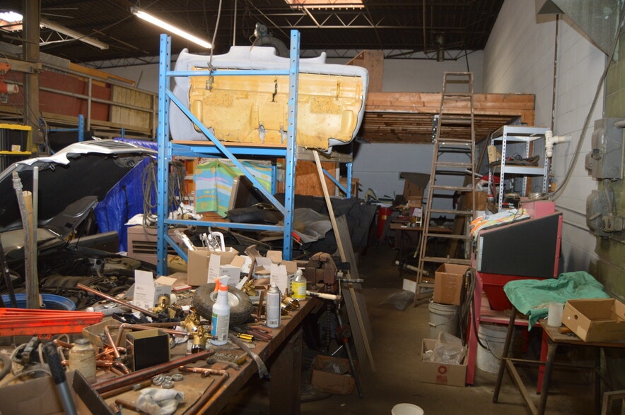 More Photos Of 1819 Main st, Lynchburg Flex For Sale