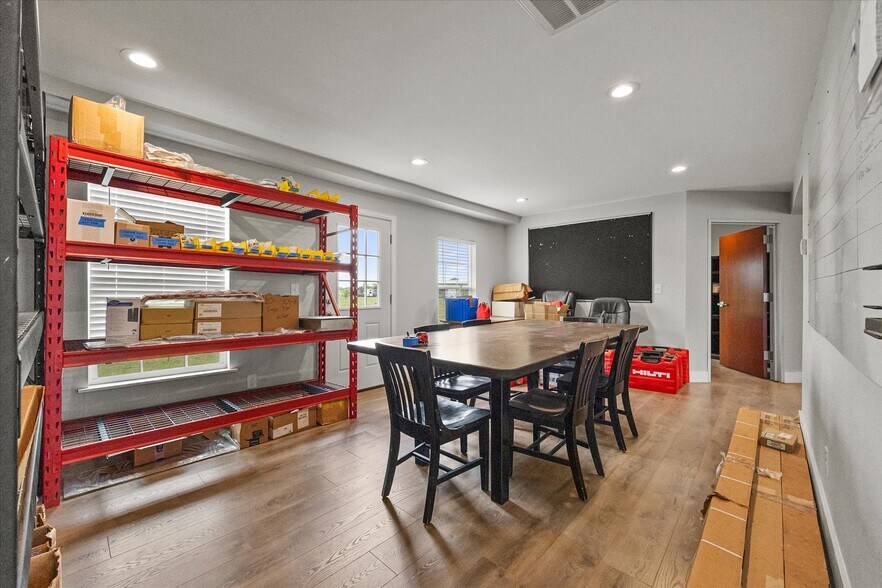 More Photos Of 1101 Willy Vester Rd, Van Alstyne Warehouse For Sale