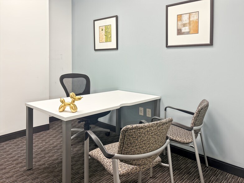 More Photos Of 104 W 40th St, New York Coworking Space