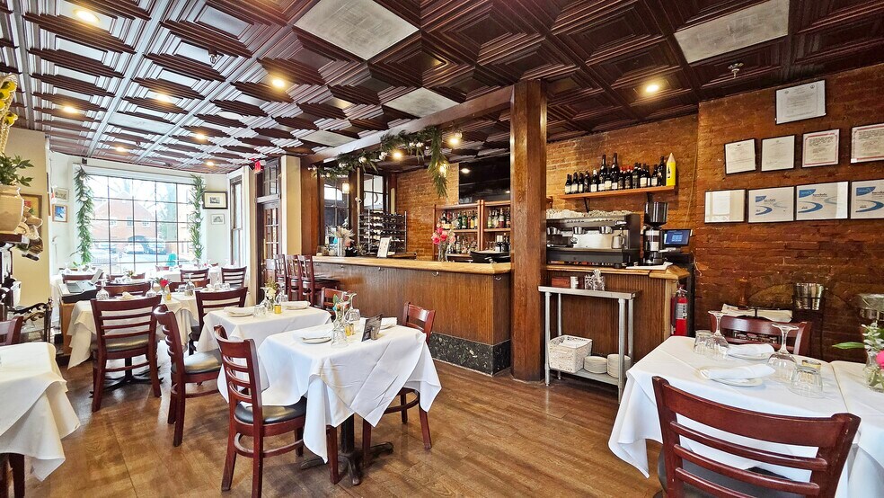 More Photos Of 305 S Washington St, Alexandria Restaurant For Lease