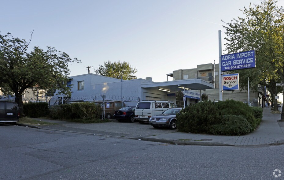 Primary Photo Of 794 E Broadway, Vancouver Auto Repair For Sale